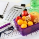 Die optimale Ernährung für die Arbeit und unterwegs Mittags Im Büro